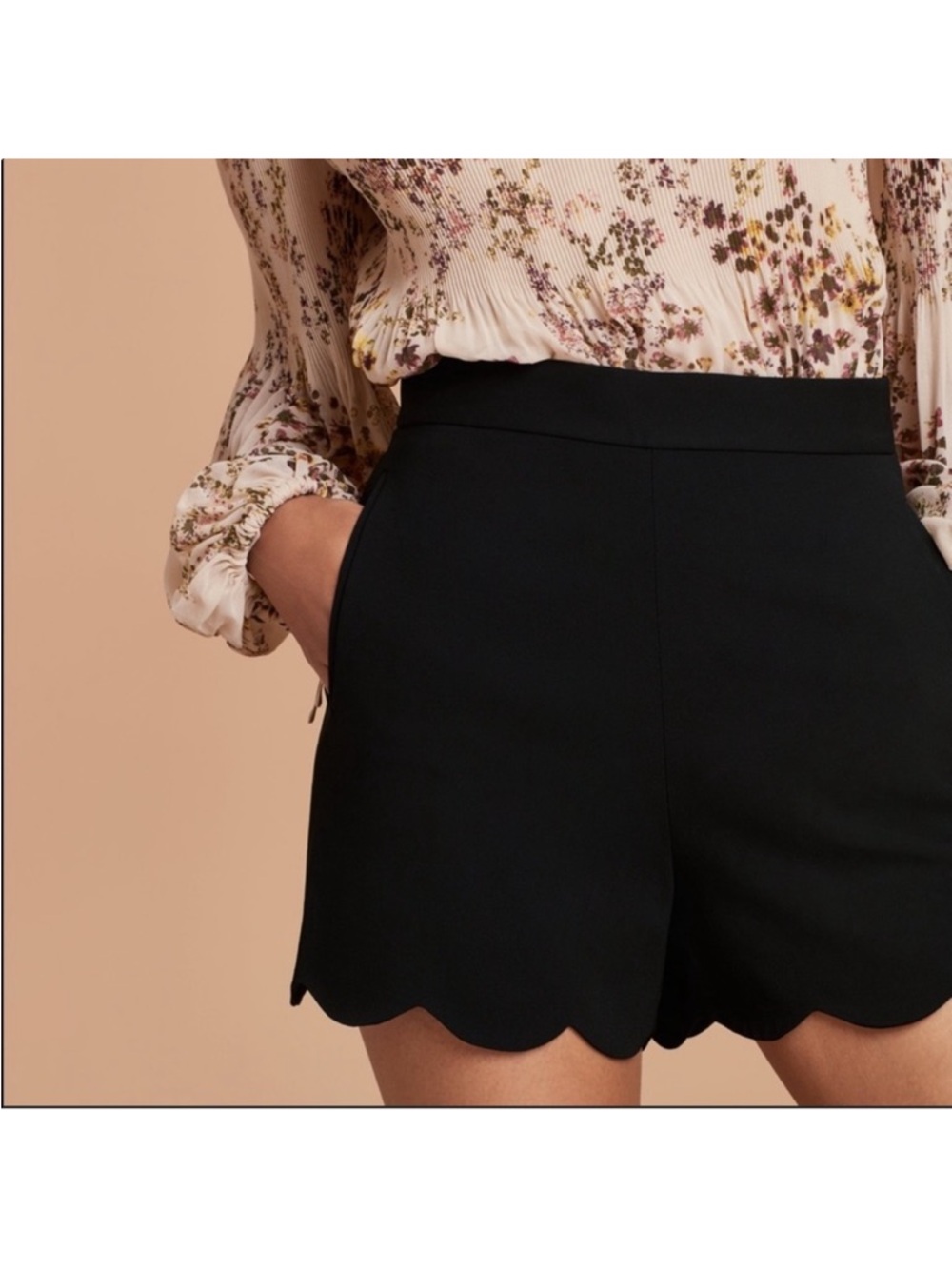 Wilfred Arbre Scalloped Shorts